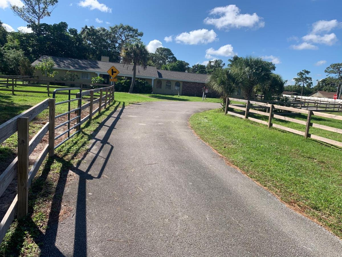 Oyo Family Ranch At Melbourne Fl Hotel Buitenkant foto